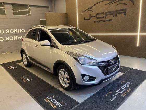 HYUNDAI HB20X 1.6 16V STYLE FLEX 4P AUTOMÁTICO
